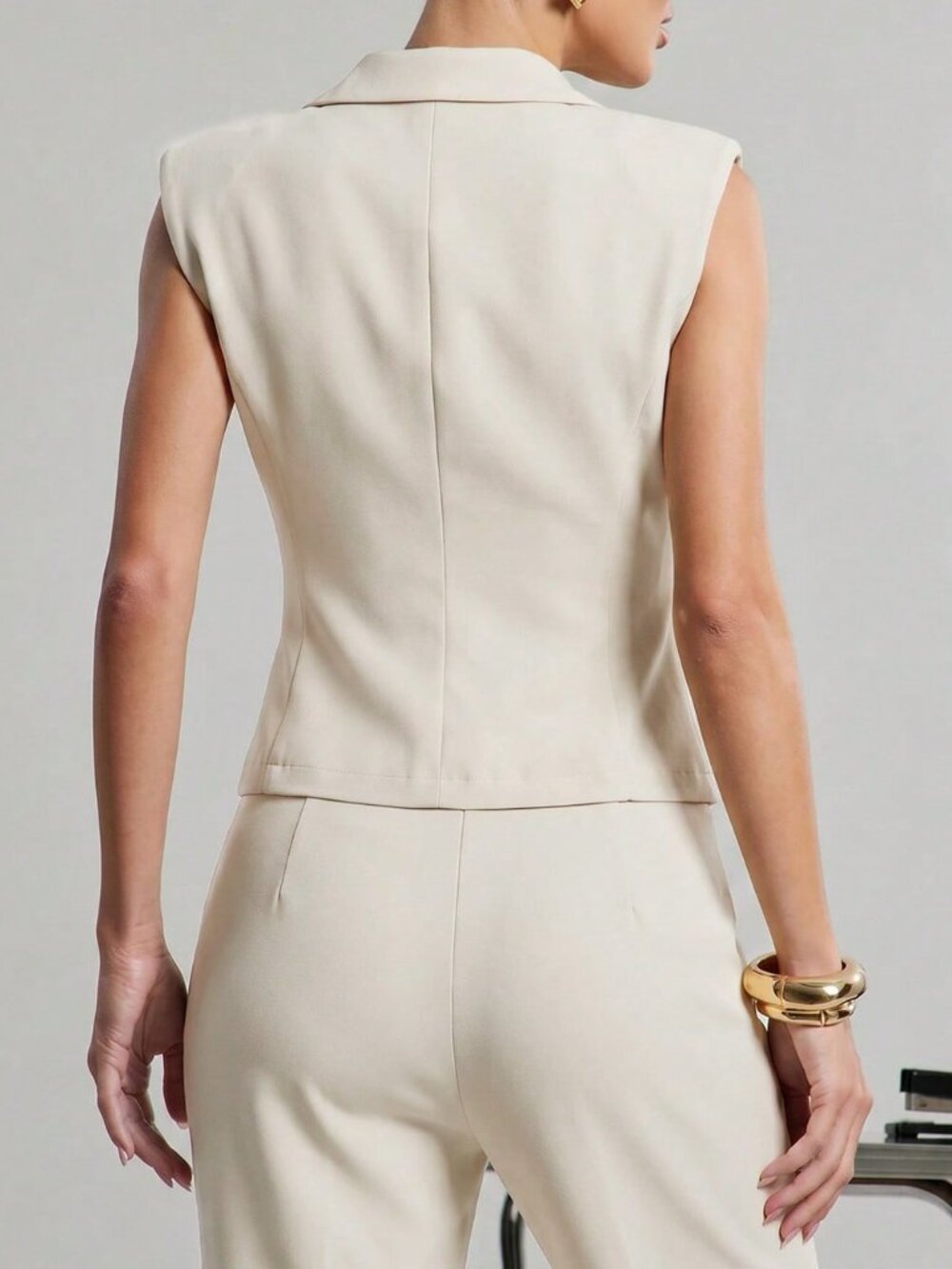 Apricot Elegant Women's Sexy Sleeveless Blazer Vest With Metal Trim - Picture 2 of 6